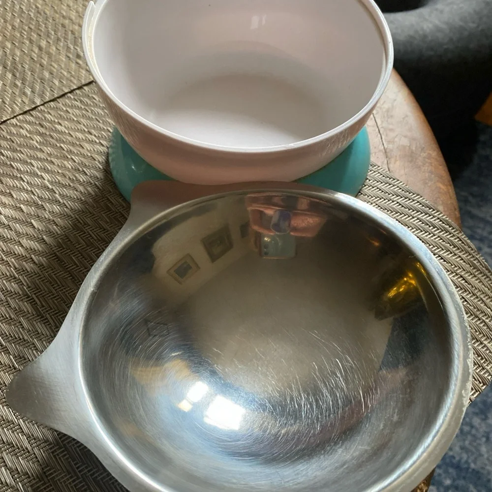 Stainless Steel Cat Ear Removable Bowl w/ Elevated Blue Base, Skid proof Design
